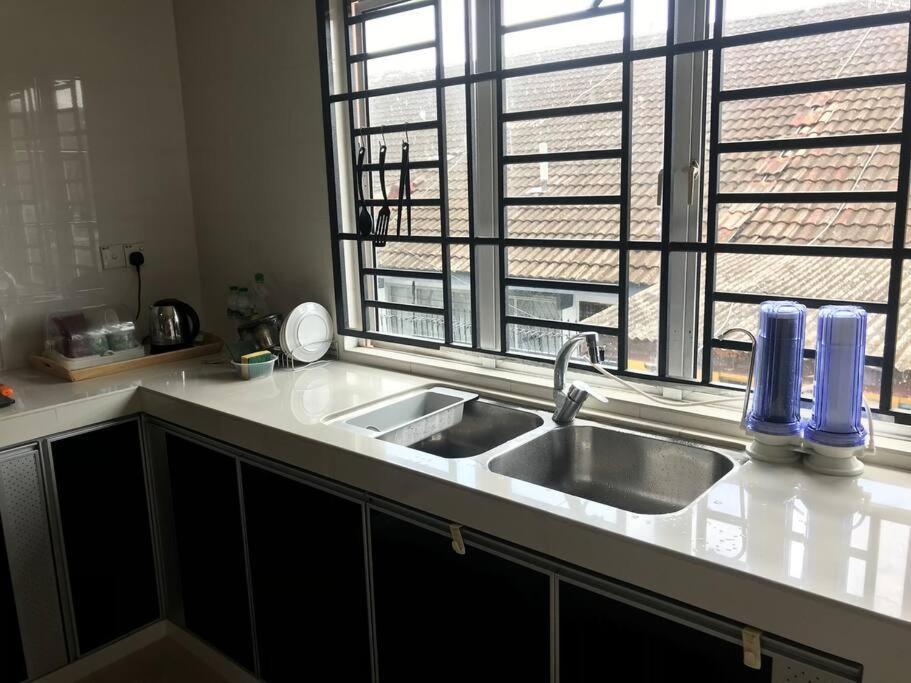 Terrace House Near Stulang Laut Ciq Midvalley Ksl For 7Pax Johor Bahru Ngoại thất bức ảnh