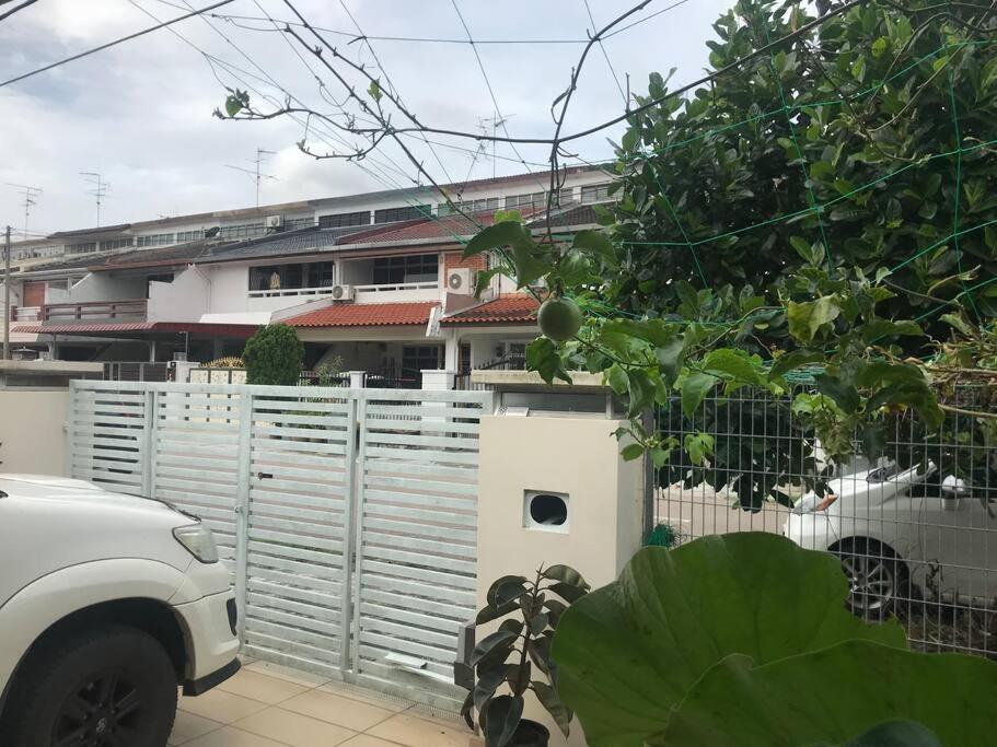 Terrace House Near Stulang Laut Ciq Midvalley Ksl For 7Pax Johor Bahru Ngoại thất bức ảnh