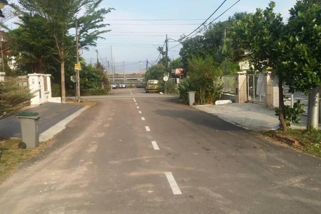 Terrace House Near Stulang Laut Ciq Midvalley Ksl For 7Pax Johor Bahru Ngoại thất bức ảnh