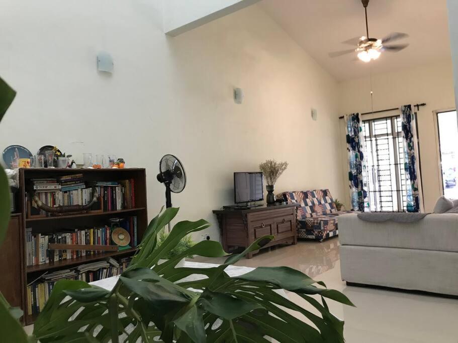 Terrace House Near Stulang Laut Ciq Midvalley Ksl For 7Pax Johor Bahru Ngoại thất bức ảnh