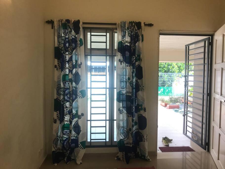 Terrace House Near Stulang Laut Ciq Midvalley Ksl For 7Pax Johor Bahru Ngoại thất bức ảnh