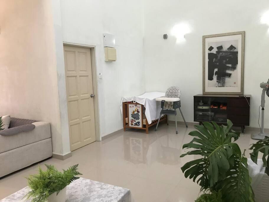 Terrace House Near Stulang Laut Ciq Midvalley Ksl For 7Pax Johor Bahru Ngoại thất bức ảnh